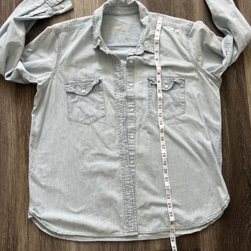 GAP 1969 Vintage Blue Chambray Button Down Shirt Mens XL Lightweight Denim